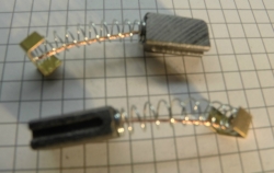 Uhlíky HECHT 5,8x8,8x16mm