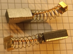 Uhlíky HECHT 5,9x8,9x16mm