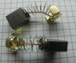 Uhlíky HECHT 6,2x10,9x12,5mm