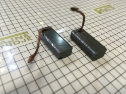 Uhlíky HECHT 6,15x9x23mm